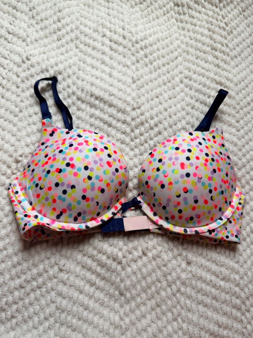 π€Victoria's Secret Multicolor Polka Dot Bra with Navy Strapsπ€